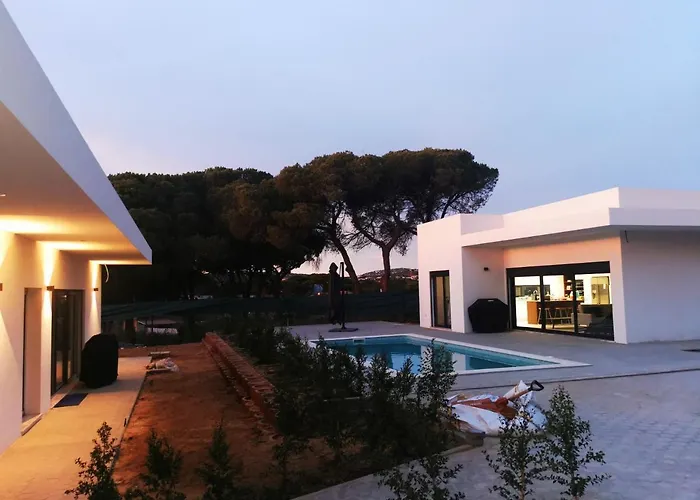Valverde 2 Villa, Vilamoura, Algarve, Only 5 Minutes From Marina, Golf And Beach